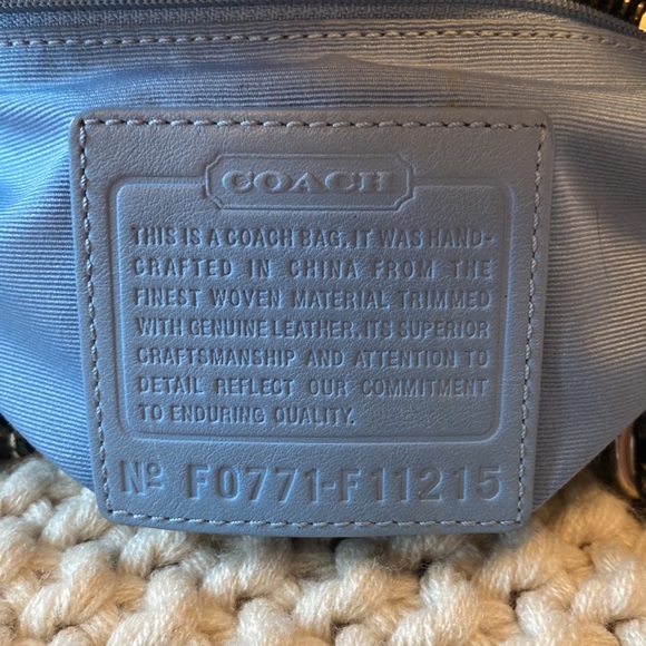 Handbag - Picture 3 of 4